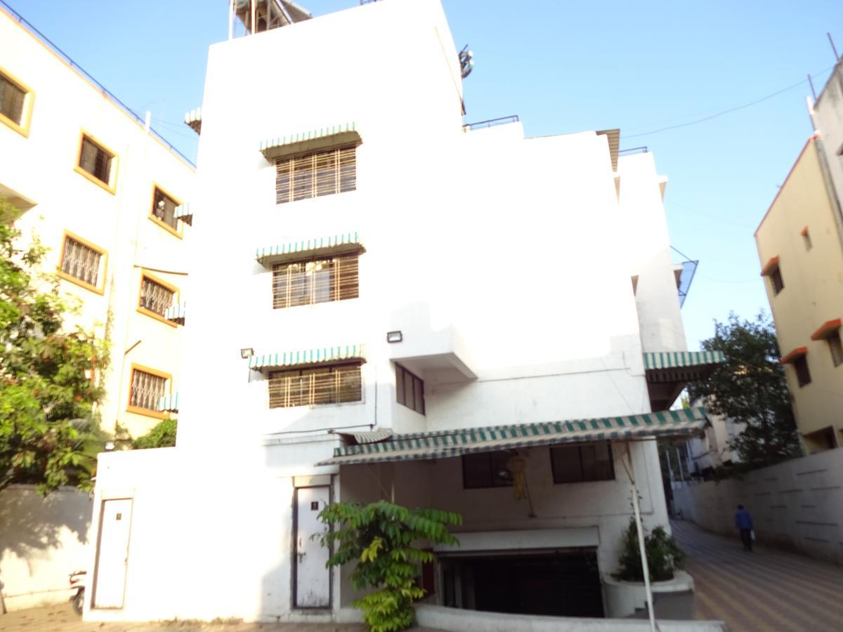 Hotel Suresh Inn Pune Exterior foto