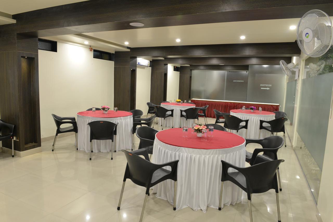 Hotel Suresh Inn Pune Exterior foto