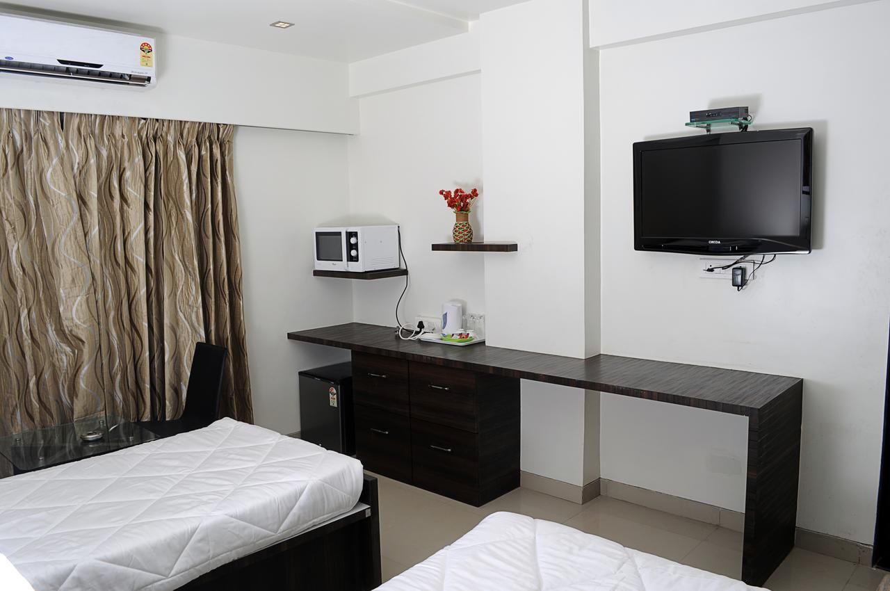 Hotel Suresh Inn Pune Exterior foto