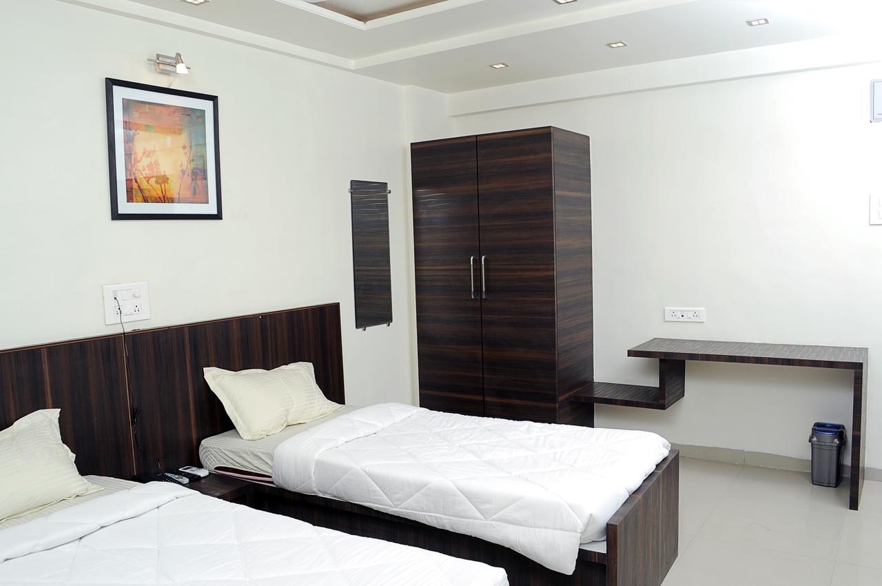 Hotel Suresh Inn Pune Exterior foto
